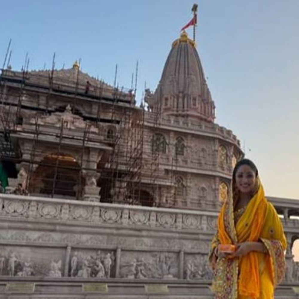 एक्ट्रेस यामी गौतम रामलला के दर्शन कर भावुक हुईं:बोलीं- सफलता के लिए आशीर्वाद मांगा, अयोध्या में फिल्म ‘नई नवेली’ का प्रमोशन किया