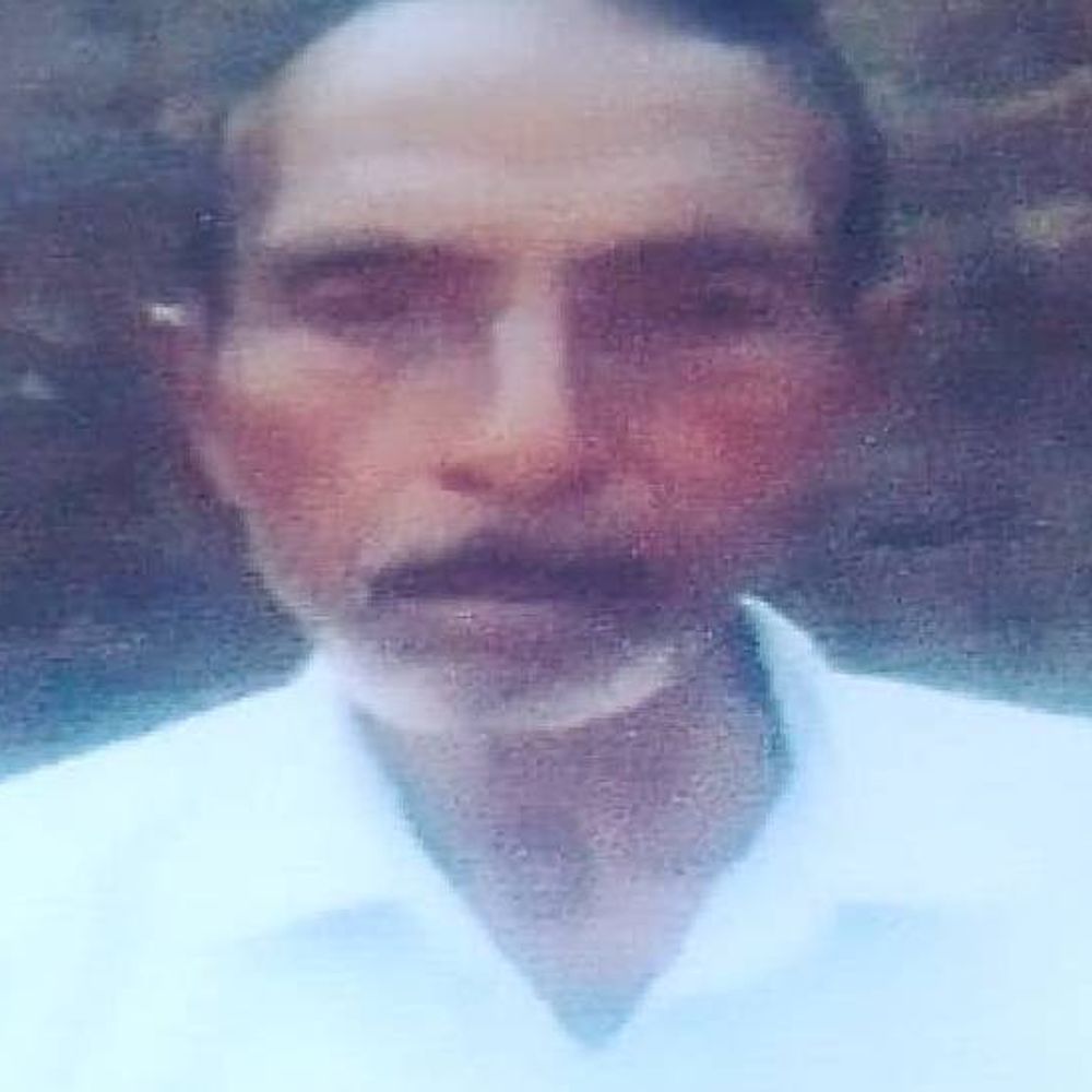 झांसी में एक्सीडेंट में पिता की मौत, बेटा घायल:बाइक से इलाज कराने जा रहे थे, बेकाबू लोडिंग गाड़ी ने उड़ाया