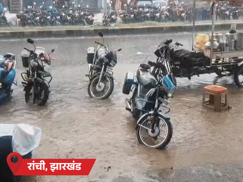 हिमाचल में बर्फबारी से कड़ाके की सर्दी:तमिलनाडु में पूर्वोत्तर मानसून ने दी दस्तक, यूपी के 37 जिलों में आंधी-बारिश का अलर्ट