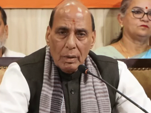 राजनाथ लखनऊ में बोले- राहुल युवाओं को भटका रहे:विपक्ष का एजेंडा- देश में आतंकी पैदा करना और बांग्लादेश की तरह सरकार बदलना