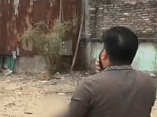 बांग्लादेश में पिस्तौल लेकर ड्रग्स तस्करों को पकड़ने पहुंचे मंत्री:6 लोगों को पकड़ा, पुलिस बोली- उन्हें ऐसा करने का अधिकार नहीं