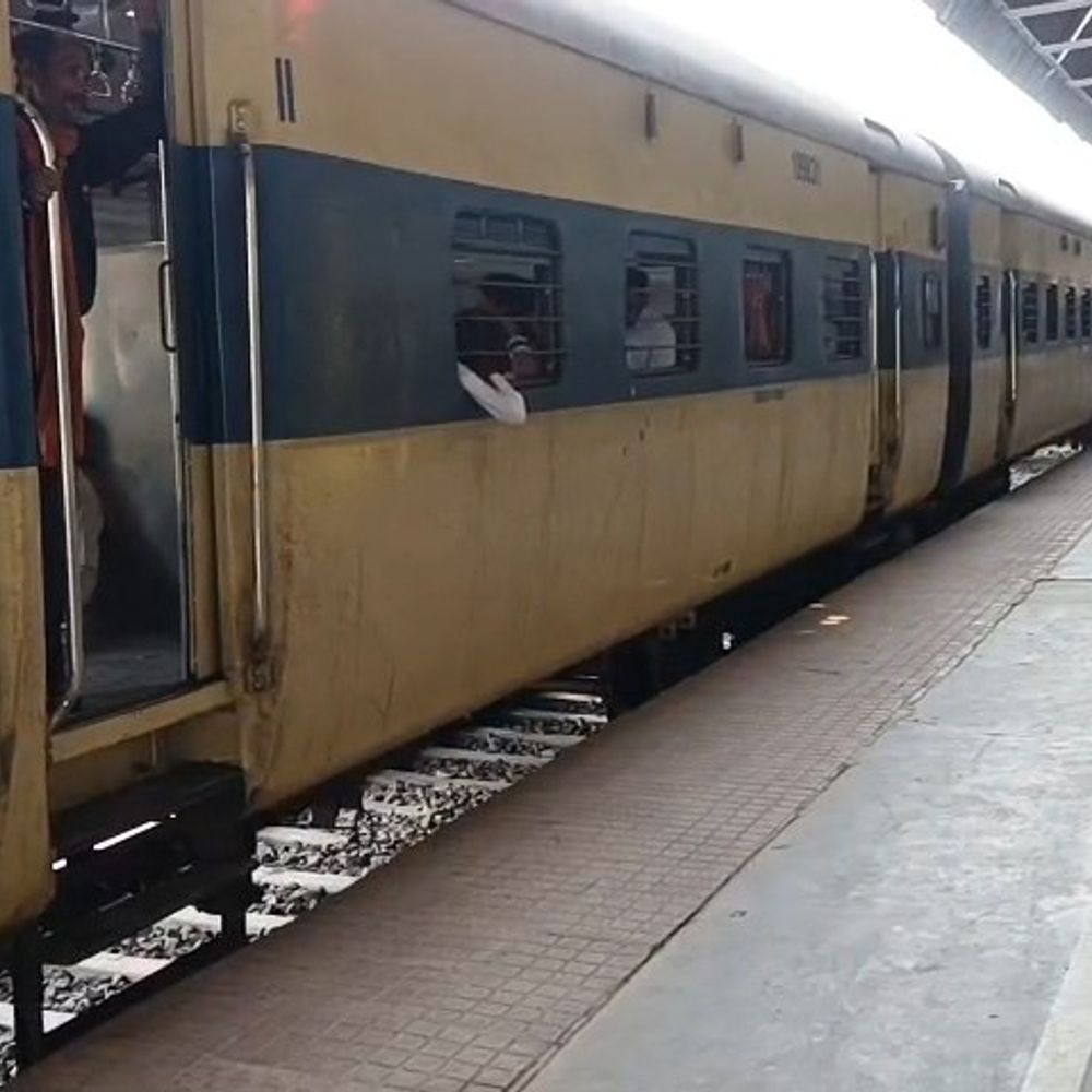 पुष्पक एक्सप्रेस के आरोपी की RPF हिरासत में मौत:उन्नाव में कोर्ट ऑफ इन्क्वायरी गठित, नुकीली वस्तु हवालात तक कैसे पहुंची; 4 निलंबित