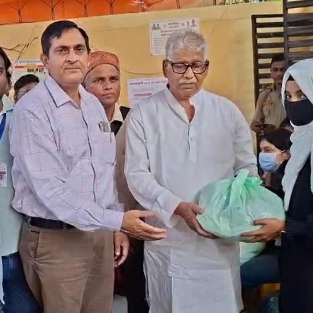 1,000 मजदूरों का उपचार, 10 टीबी मरीज लिए गए गोद:MLC शैलेन्द्र प्रताप सिंह ने 'सेवा संकल्प अभियान' का किया निरीक्षण