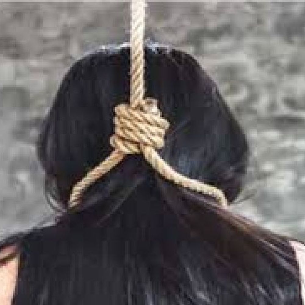 चित्रकूट में युवती ने फांसी लगाकर दी जान:मोबाइल पर बात करने को लेकर विवाद, मां-बाप ने पीटा