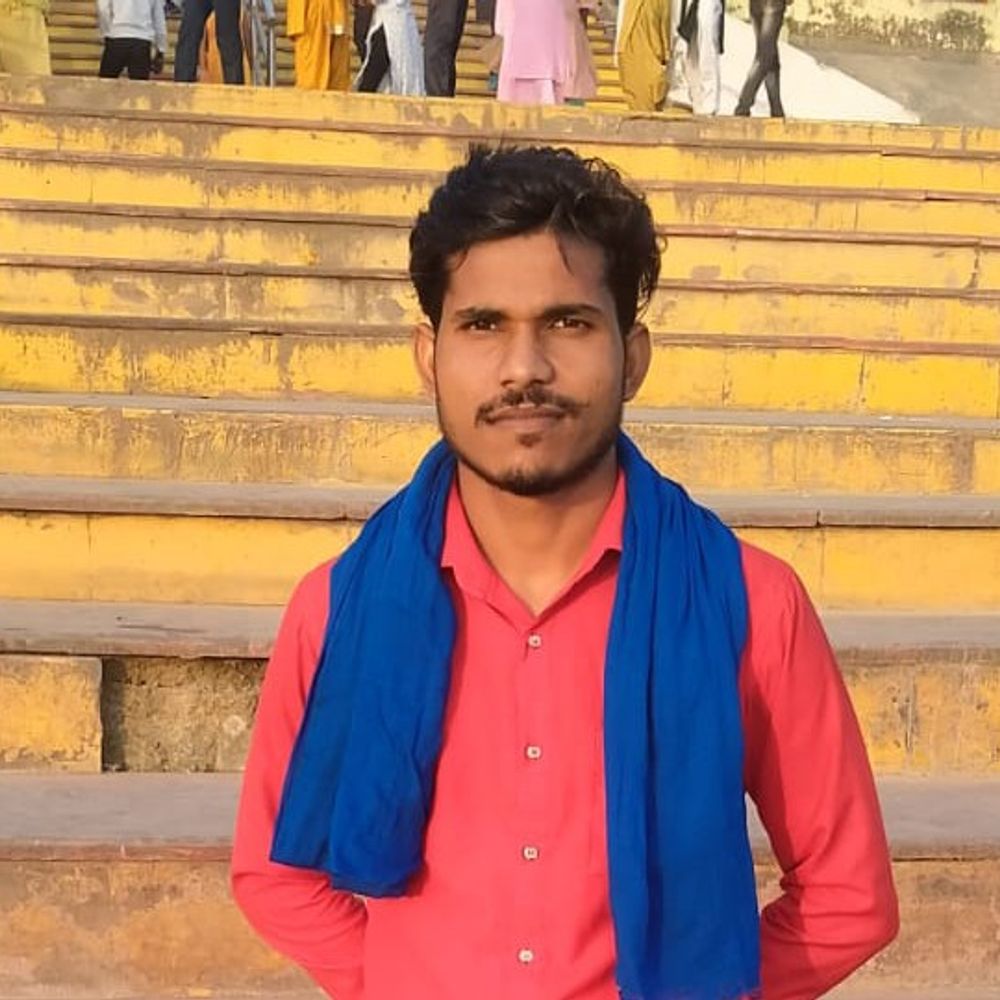मुजफ्फरनगर में आवारा सांड की टक्कर से मजदूर की मौत:बाइक से घर लौट रहा था, 8 दिन पहले ही बना था पिता