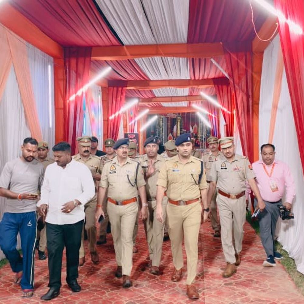 अमरोहा में दशहरा को लेकर अलर्ट पुलिस:एसपी ने रामलीला मंचन और रावण दहन स्थल का किया निरीक्षण
