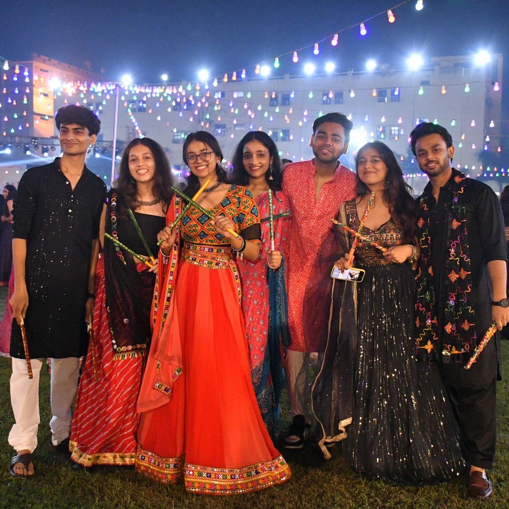एसआरएमएस मेडिकल कॉलेज में डांडिया उत्सव:विद्यार्थियों में आपसी सद्भाव, एकता और सांस्कृतिक सहभागिता को बढ़ावा देना उद्देश्य