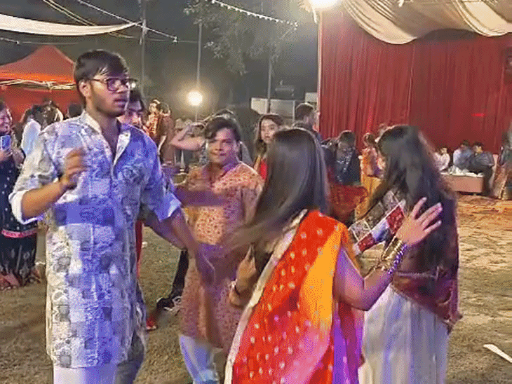 लखनऊ में डांडिया सेलिब्रेशन सीजन-3 आयोजित:ढोल नगाड़ों की थाप पर झूमे प्रतिभागी, पारंपरिक गरबा संग मनाया उत्सव