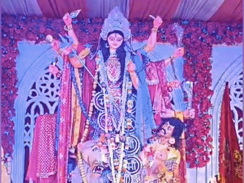 कन्नौज में अलियापुर घाट पर होगा दुर्गा प्रतिमाओं का भू-विसर्जन:विशाल प्रतिमाओं को ट्रॉलियों से उतारने के लिए नगर पालिका लगाएगी क्रेन