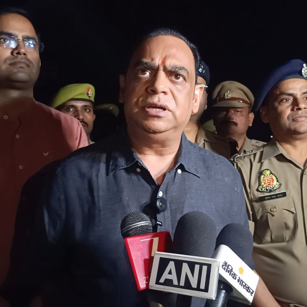 23 अक्टूबर को मतदान के लिए कर्मचारियों को मिलेगी छुट्टी:जालौन में इलाहाबाद-झांसी खंड स्नातक निर्वाचन क्षेत्र के लिए विशेष आकस्मिक अवकाश मिलेगा