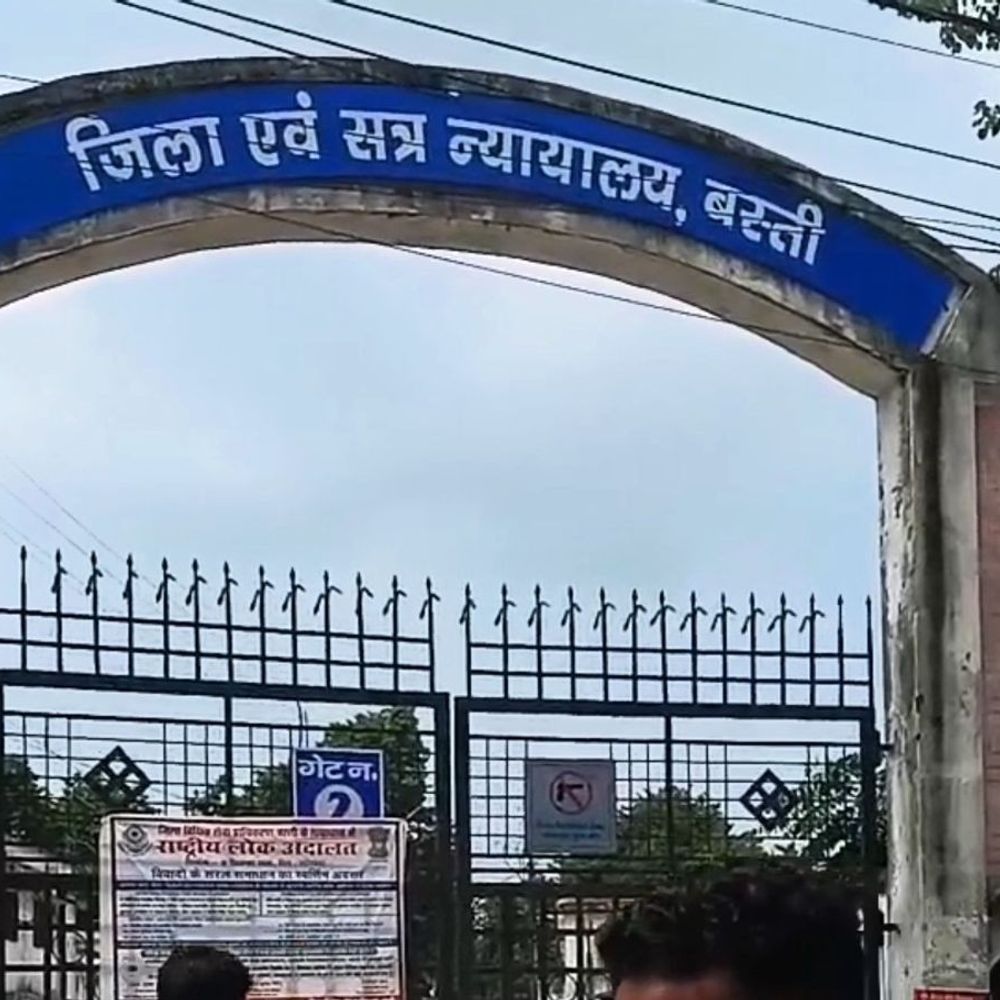 बस्ती में हत्या कर शव लटकाने पर 7 पर FIR:न्यायालय के आदेश पर मुकदमा दर्ज, पिता ने भाई पर भी लगाया आरोप