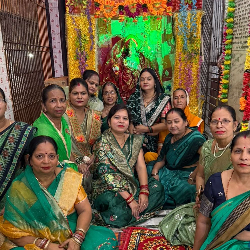 फतेहाबाद में माथुर वैश्य महिला मंडल कार्यक्रम:संध्या दोनेरिया के नेतृत्व में हुआ भजन-कीर्तन, श्रद्धालुओं को बांटा प्रसाद
