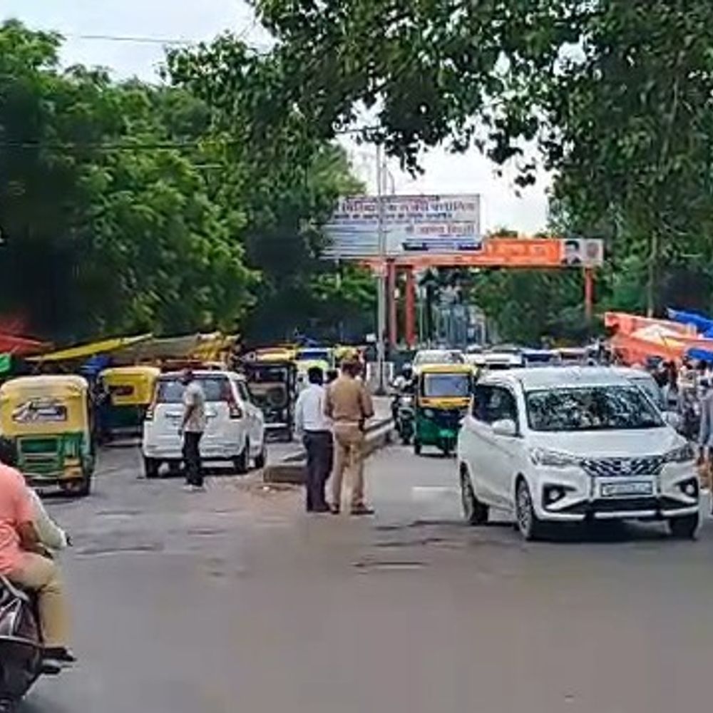 मूर्ति विसर्जन-दशहरा मेले के लिए भारी वाहनों का रूट डायवर्ट:बक्सर पुल की ओर आवाजाही प्रतिबंधित, 22 अक्टूबर तक लागू रहेगी व्यवस्था