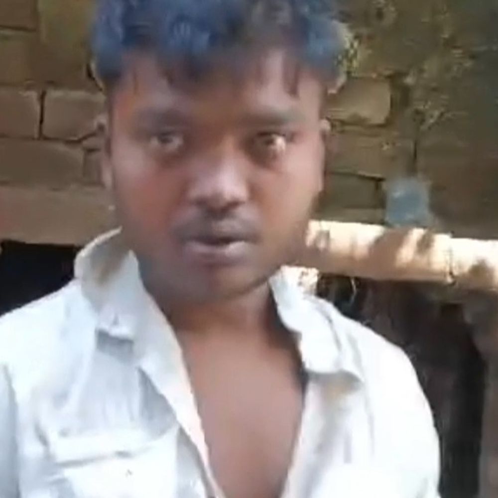 गोरखपुर में दुर्गा पंडाल से दान पेटी लेकर भागा चोर:CCTV फुटेज से खुलासा, आरोपी गिरफ्तार, जांच में जुटी पुलिस