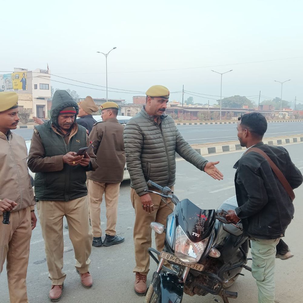 भदोही में 263 वाहनों का चालान:4.04 लाख का जुर्माना लगाया, ट्रैफिक रूल्स के उल्लंघन पर कार्रवाई