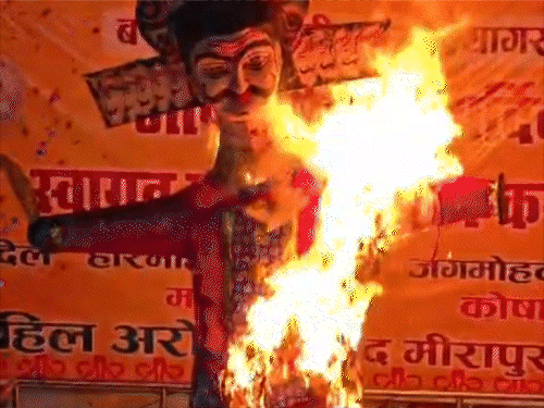 आज अखबार नहीं, प्रयागराज की कल की 10 बड़ी खबरें:बरगद घाट पर रावण जला, नैनी में आतिशबाजी; BJP विधायक बोले- हिंदू बंटे तो अतीक-मुख्तार-आजम आएंगे
