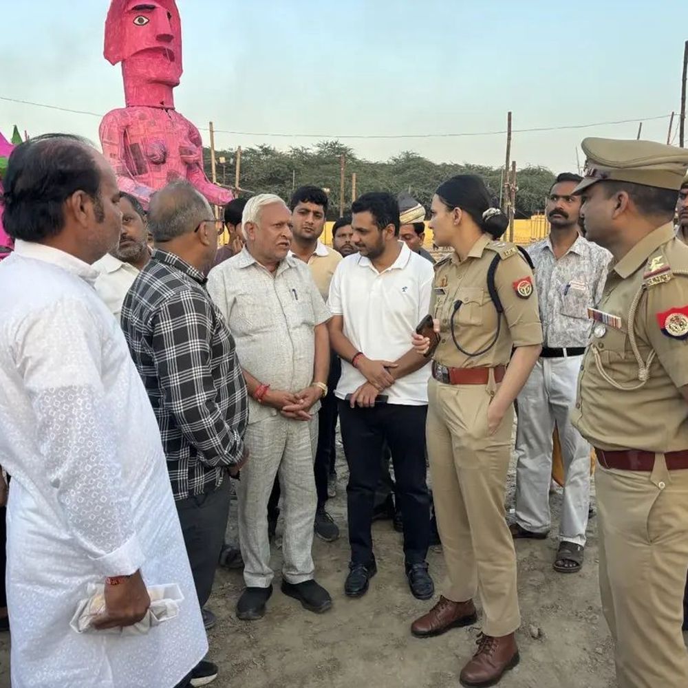 मथुरा में आज रावण-अहिरावण के पुतलों का दहन:सीओ सिटी और नगर मजिस्ट्रेट ने सुरक्षा इंतजामों का जायजा लिया