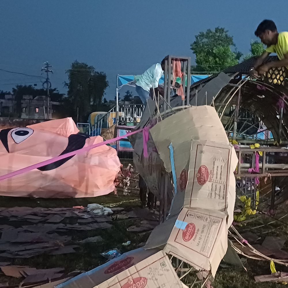 चंदौली में 60 फीट ऊंचे रावण का पुतला दहन होगा:शाम को मानस नगर में जलाया जाएगा, 15 दिन से तैयारी कर रहे थे कलाकार