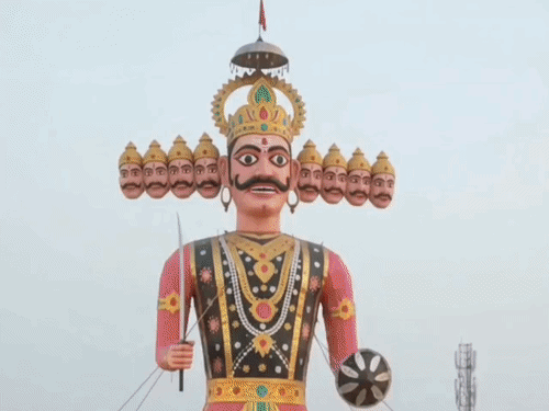 बरेली में 38 स्थानों पर जलेगा रावण:हार्टमैन ग्राउंड में 55 फीट का रावण होगा खाक, चप्पे-चप्पे पर 700 से ज्यादा जवान संभालेंगे सुरक्षा का जिम्मा