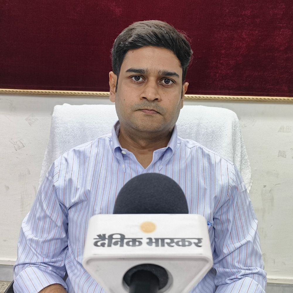 मऊ में MLC चुनाव के लिए मतदाताओं को मिलेगी छुट्टी:23 अक्टूबर को होगा मतदान, पात्र मतदाता ले सकेंगे आकस्मिक अवकाश