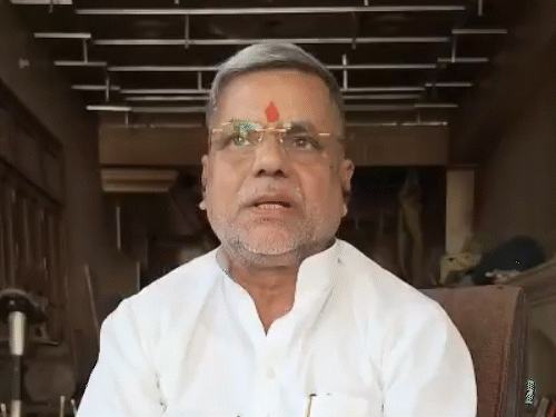यूपी में MLC चुनाव से पहले भाजपा में बगावत:देवेंद्र सिंह बोले- शिक्षकों को अफसर धमका रहे; यह बर्दाश्त नहीं, 23 को अपना नेता चुनें