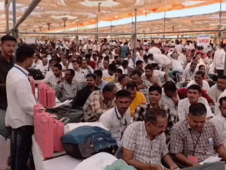 बाड़मेर में पहले चरण की वोटिंग कल:जिला परिषद की 23 सीटों और 10 पंचायत समितियों के लिए मतदान, पोलिंग पार्टियां ट्रेनिंग के बाद रवाना हुईं