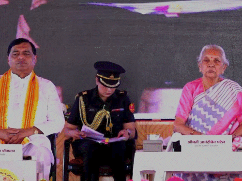 राज्यपाल बोलीं- लड़की को मां बनाकर मत छोड़ो:गर्लफ्रेंड बनाने में कोई बुराई नहीं, शादी का वादा किया तो पूरा करो