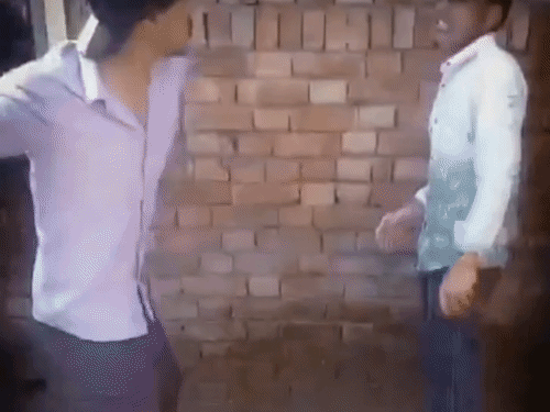 मुजफ्फरनगर में बाइक पर ले जाकर युवक पीटा:वीडियो बनाकर वायरल किया, डंडे और बेल्ट से पीटा, कार्रवाई की मांग