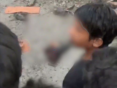 बिहार की पटाखा फैक्ट्री में ब्लास्ट,पति-पत्नी समेत 7 की मौत:मकान के बाहर बिखरे शव, डेढ़ घंटे तक होते रहे धमाके