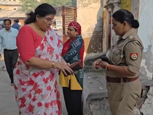 एमएलसी चुनाव- कई बूथों पर वोट न डालने की शिकायत:100 फीसद मतदान की बात कहकर लौटाया, दौड़ते रहे अधिकारी