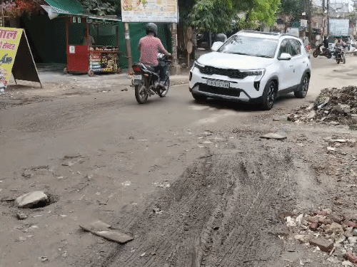 कानपुर में 4 करोड़ से सुधरेंगी 50 सड़कें:12 साल से बदहाल मरियमपुर-कोकाकोला रोड अब बनेगी,रावतपुर-देवकी सड़क के गड्‌ढे जस के तस