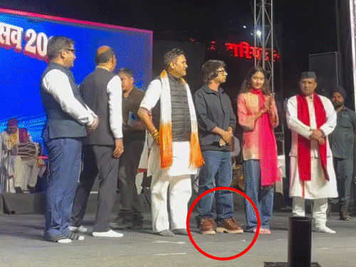 हल्द्वानी- सौरव जोशी पर मंच का अपमान करने का आरोप:मंत्री कैड़ा-प्रीतम भरतवाण ने उतारे जूते, यूट्यूबर ने नहीं; कुमाऊं महोत्सव में कल आएंगी मैथिली ठाकुर
