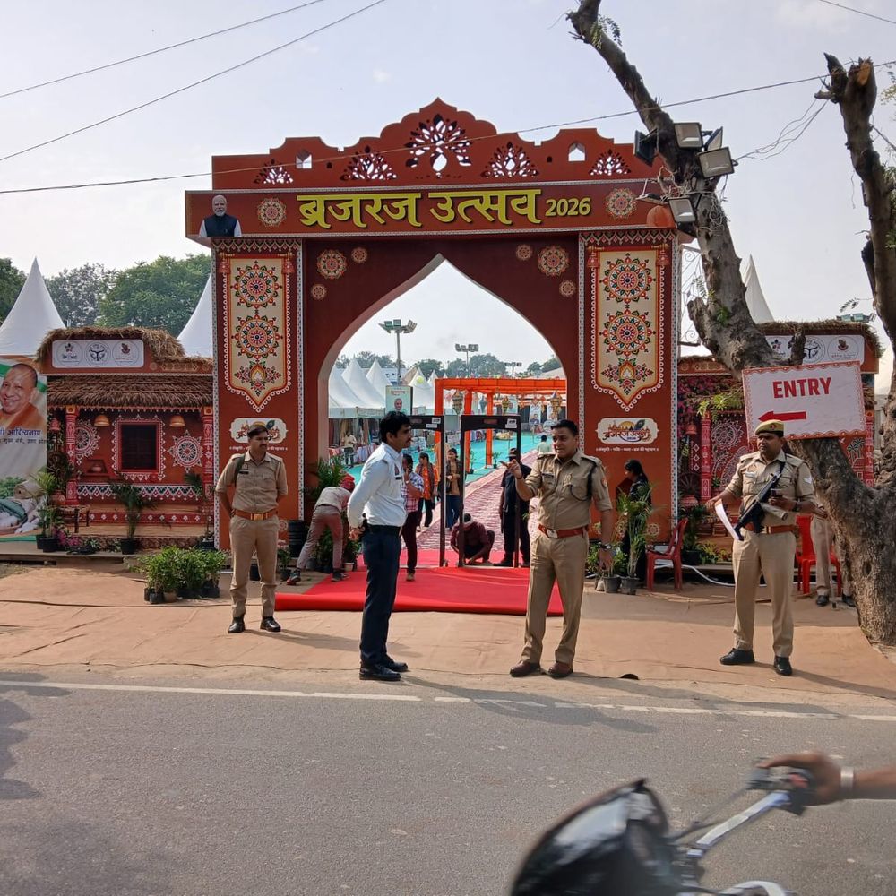 एसपी सिटी ने ब्रजरज उत्सव मेला स्थल का निरीक्षण किया:सुरक्षा और यातायात व्यवस्था का जायजा लिया, अधिकारियों को निर्देश दिए