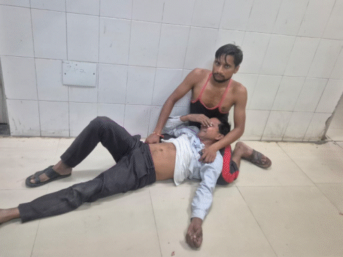 फिरोजाबाद में कार ने 5 को रौंदा, 4 की मौत:विसर्जन करने जा रहे थे ग्रामीण, मरने वालों में दो लड़कियां