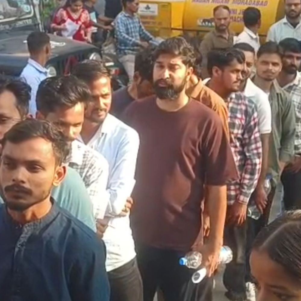 यूपी पीईटी परीक्षा शुरू: रेटिना स्कैनिंग और बायोमेट्रिक जांच से:नकल रोकने के लिए मुरादाबाद के 52 केंद्रों पर कड़े सुरक्षा इंतजाम