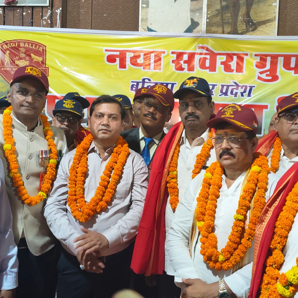 बलिया में नया सवेरा ग्रुप का स्थापना दिवस:टाउन हॉल में लगा रक्तदान शिविर, युवाओं ने दिया मानव सेवा संदेश
