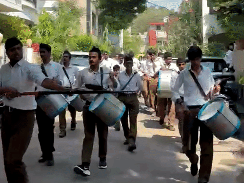 इंदौर में RSS का शताब्दी वर्ष समापन समारोह आज:  एक लाख स्वयंसेवक जुटेंगे; व्यायाम-योग और सामूहिक गीत से देंगे राष्ट्र निर्माण का संदेश – Indore News
