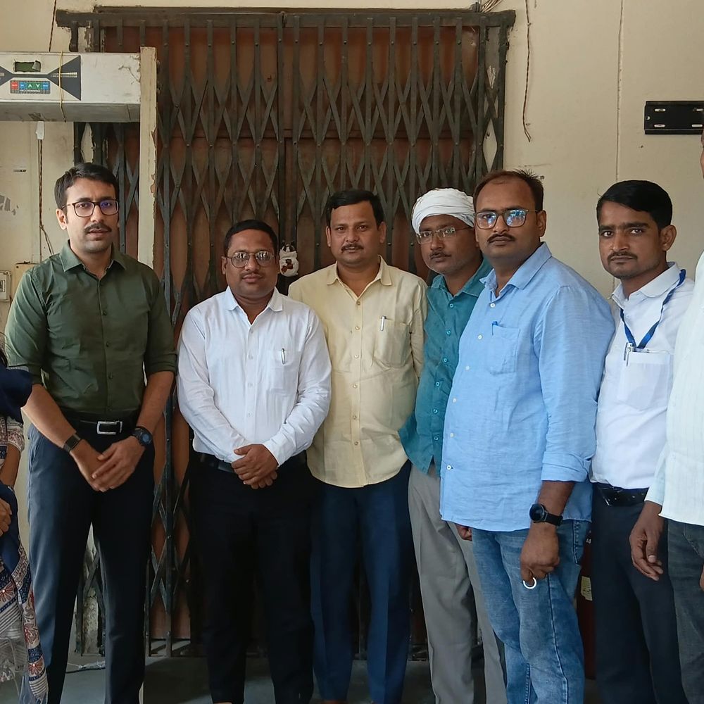 DM ने ईवीएम-वीवीपैट वेयर हाउस की सुरक्षा जांची:राजनीतिक दलों के प्रतिनिधियों की मौजूदगी, सीसीटीवी कंट्रोल रूम भी देखा