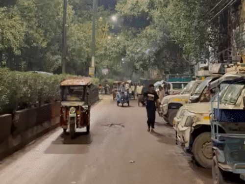 ’4 जगह बेचा, फिर सेक्स वर्क में धकेला’:जीबी रोड की 90% महिलाओं के वोट कटे, बोलीं- क्या हमारे वोट में दाग