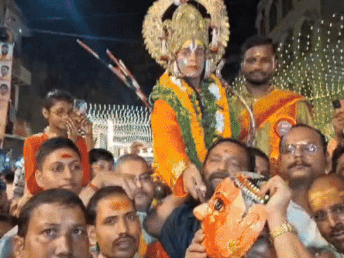चेतगंज की 140वीं नक्कटैया में दिखेगा एयर शो का नजारा:100 से अधिक लाग-विमान बनेंगे आकर्षण, 1888 से चली आ रही परंपरा