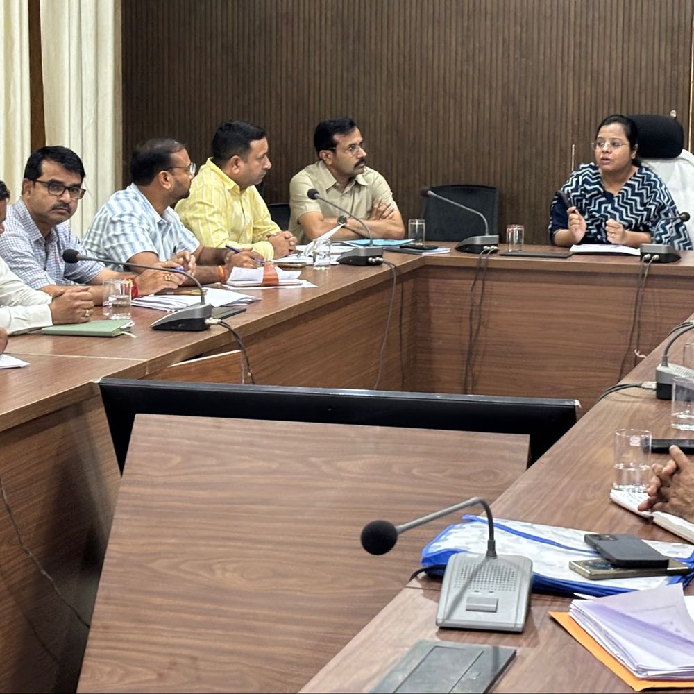 चुनाव ड्यूटी से बिना अनुमति गैरहाजिर रहने पर कार्रवाई होगी:पंचायतीराज चुनाव में लापरवाही पर निलंबन के निर्देश, जिला निर्वाचन अधिकारी ने दिए आदेश