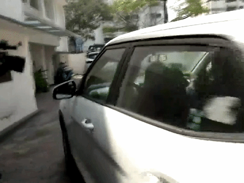 केरलम मर्सिडीज केस, जज की गिरफ्तारी पर रोक:नाबालिग बेटे ने स्कूटर सवार को टक्कर मारी थी; मृतक की बेटी बोली- आरोपियों को फायदा मिल रहा