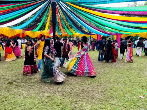 गंगापुर परिसर में शुभारंभ-2026 कला मेले के दूसरा दिन:सांस्कृतिक प्रस्तुतियों और डांडिया की धूम रही, चित्र प्रदर्शनी बनी आकर्षण का केंद्र