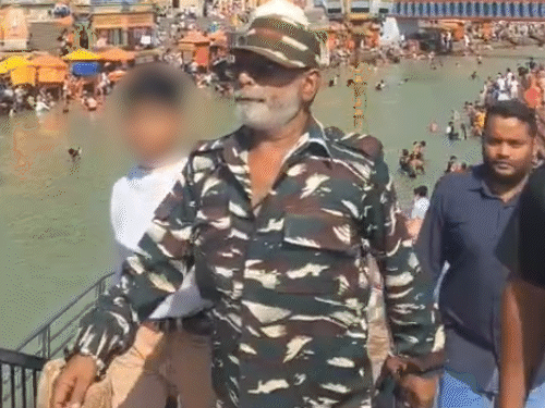 दरबार लगाने वाले 'काली सरकार' पर रेप की FIR:झांसी में 12 साल के बच्चे को किडनैप कर गंदा काम करने का आरोप