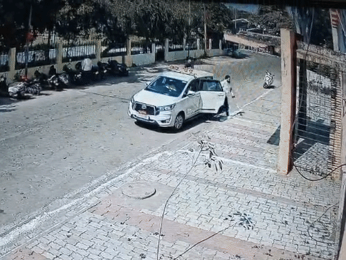 महापौर के बेटे ने नगर आयुक्त से मांगा स्पष्टीकरण:अमित पांडेय ने पूछा- सरकारी CCTV फुटेज वायरल कैसे हुई?