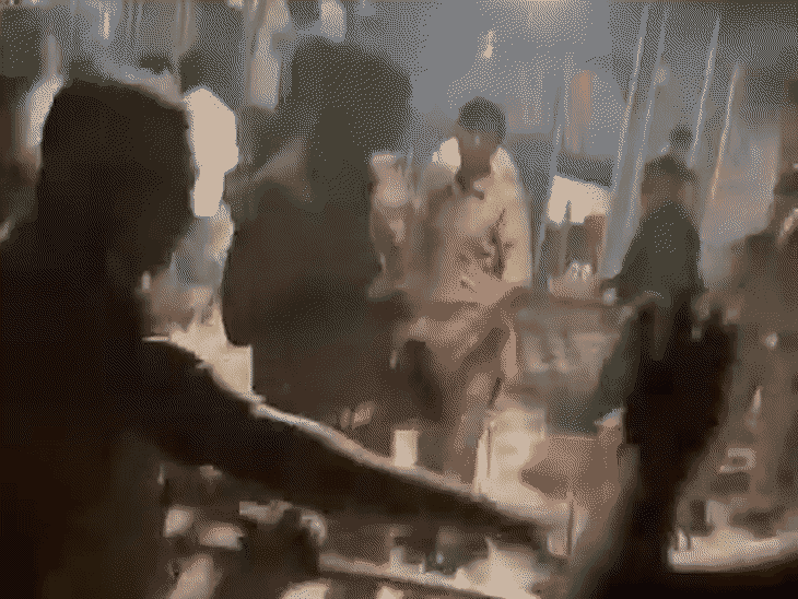 लखनऊ में किंग्स क्लब के अंदर लाठीचार्ज:डीजे बंद कराने पहुंची थी पुलिस, सस्पेंड कराने की धमकी मिलते ही ताबड़तोड़ एक्शन