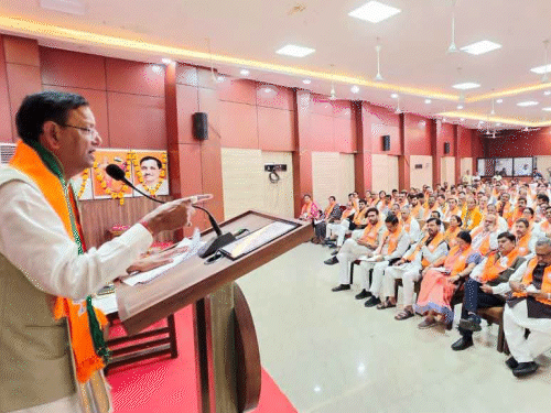 यूपी में भाजपा ने क्या किया, ये घर-घर पहुंचकर बताएंगे:विनोद तावड़े बोले- हैट्रिक जरूरी; 2027 के विधानसभा चुनाव के लिए तैयार हुआ रोडमैप