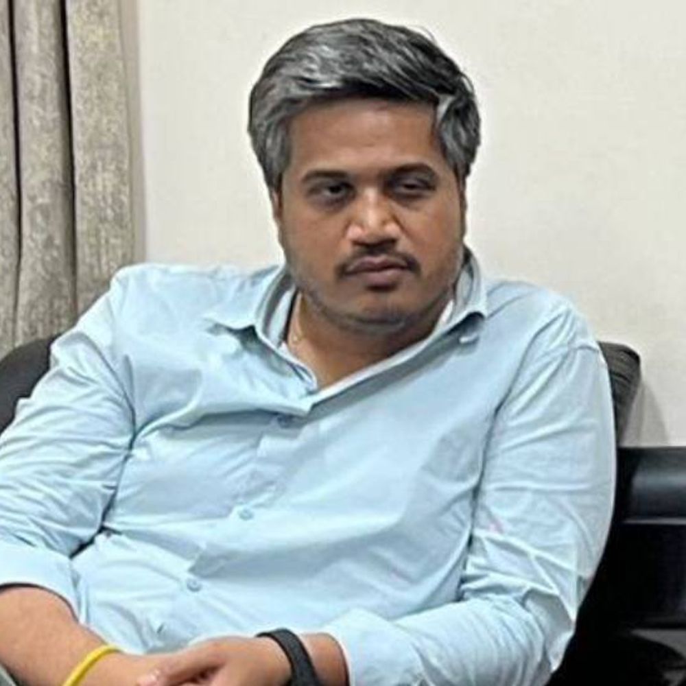 राज्य सरकार धोकेबाज आणि विश्वासघातकी:रोहित पवार संतापले; लाडकी बहिण योजना आणि एक रुपयांत पीक विमा योजनेवरुन टीका