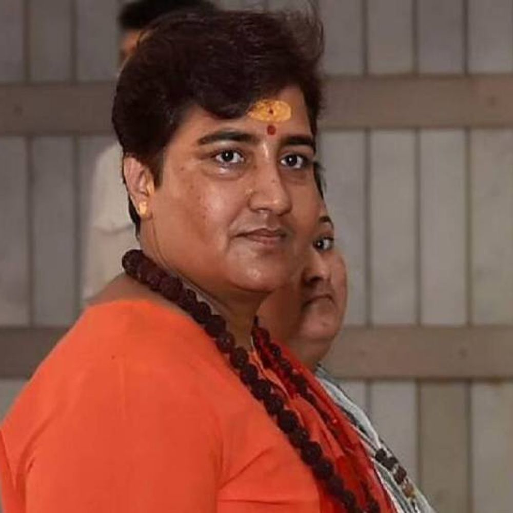 भगव्या रंगाला बदनाम करणाऱ्यांना देव शिक्षा देईल:साध्वी प्रज्ञा सिंह यांना न्यायालयातच कोसळले रडू; म्हणाल्या- सन्यासी असूनही बदनामी केली, आज भगव्या रंगाचा विजय झाला