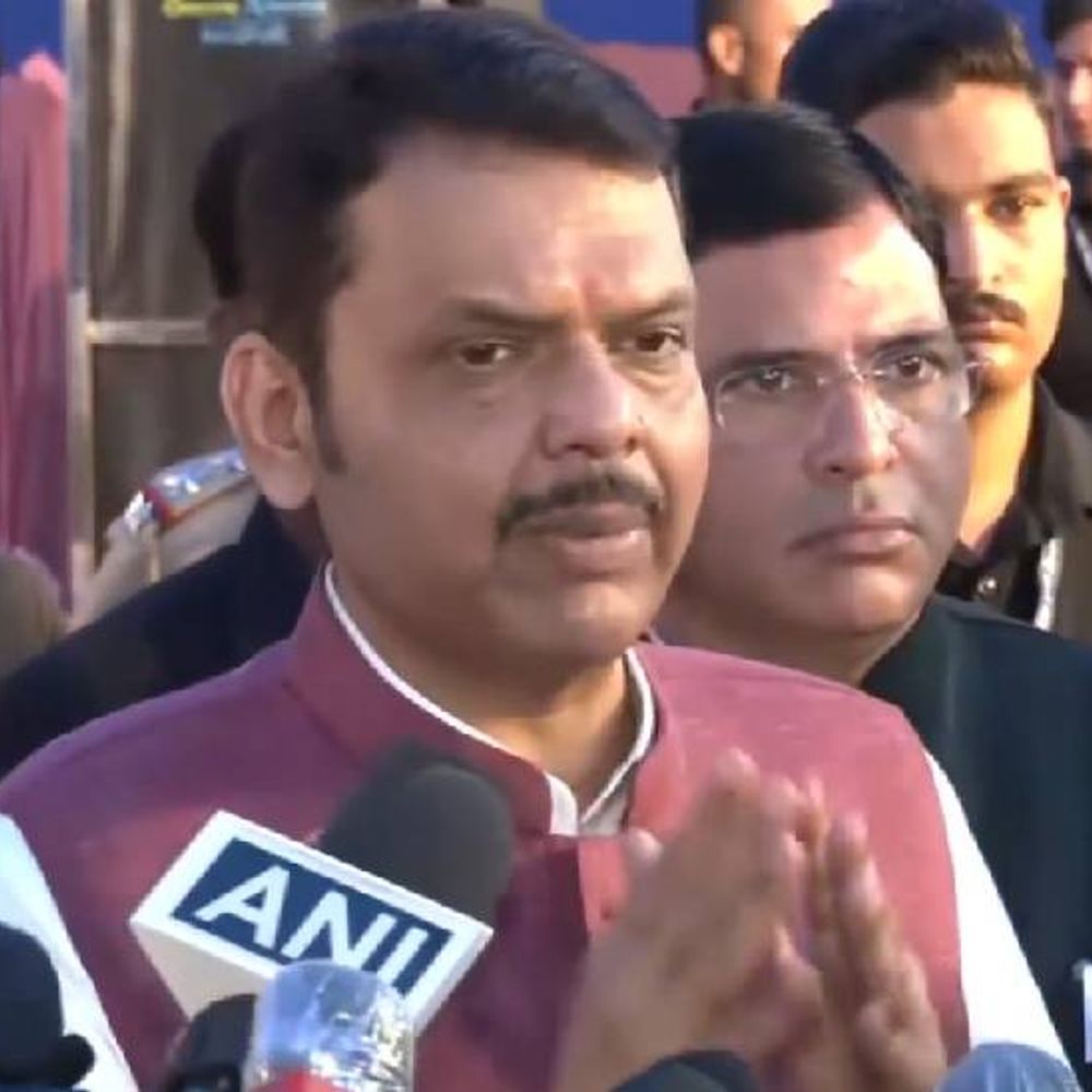 भगवा आतंकवाद म्हणताना हा छत्रपतींचा भगवा असल्याची आठवण नव्हती का?:CM देवेंद्र फडणवीस यांनी काँग्रेसला सुनावले